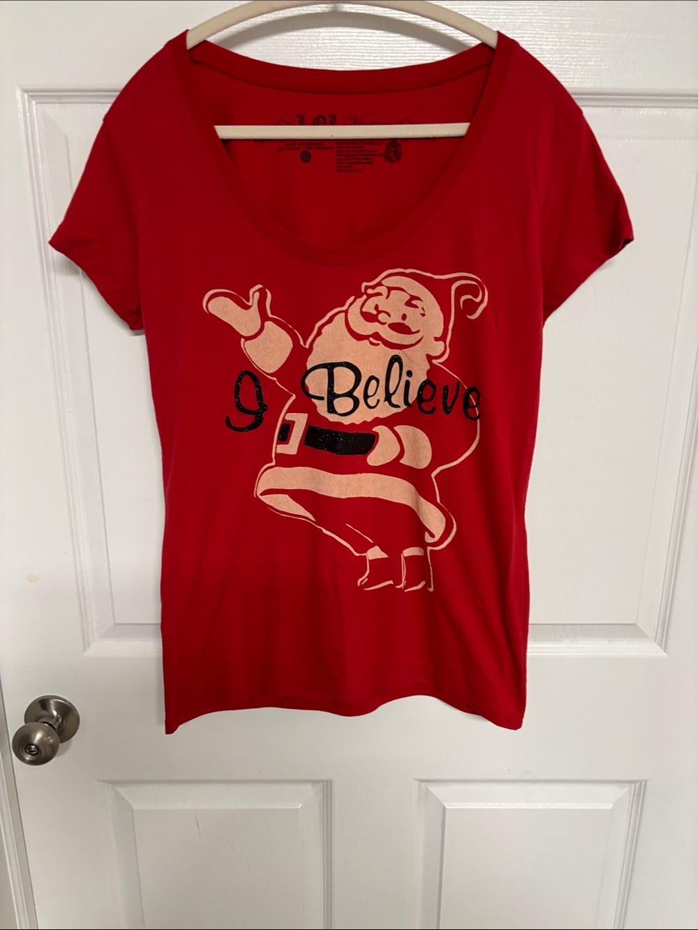 Scoop Neck Women's Tee - Red Christmas